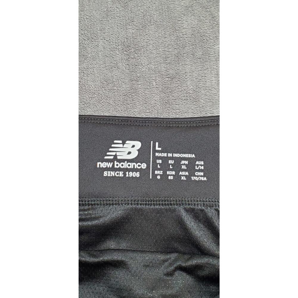 New Balance Sz L Running Shorts Womens Black Lined Athleisure Active Hiking C9 - Picture 4 of 8